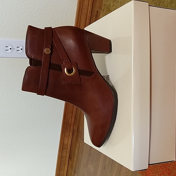 Anne Klein Genuine Leather Cognac Brown Booties 8.5 M - Picture 9 of 10